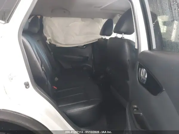 JN1BJ1CR7HW140421 2017 NISSAN ROGUE - Image 8