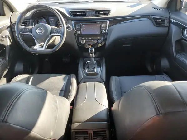 JN1BJ1CR7HW141035 2017 NISSAN ROGUE - Image 8