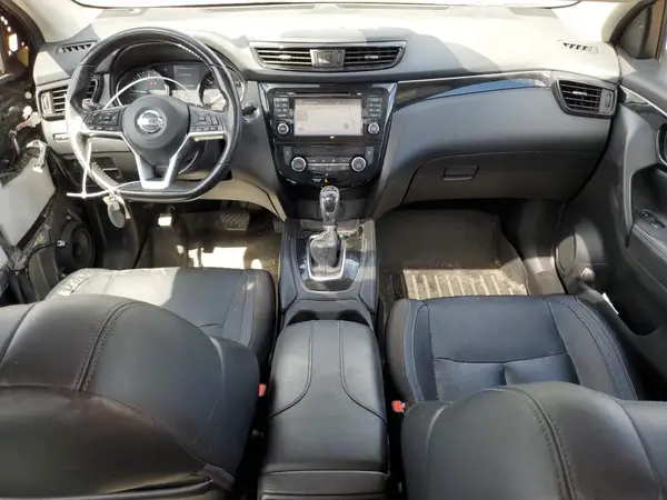 JN1BJ1CR7HW141097 2017 NISSAN ROGUE - Image 8