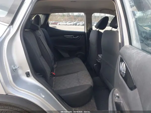 JN1BJ1CR7HW141374 2017 NISSAN ROGUE - Image 8