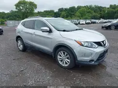 JN1BJ1CR7JW201532 2018 NISSAN ROGUE