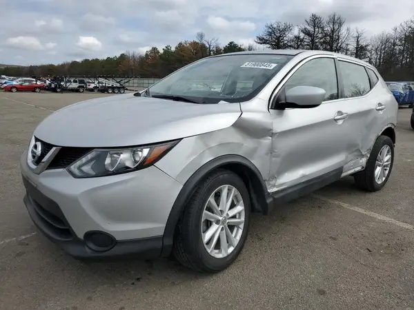 JN1BJ1CR7JW201711 2018 NISSAN ROGUE - Image 1