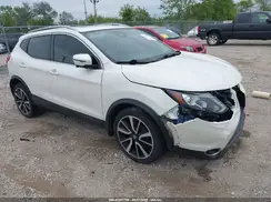 JN1BJ1CR7JW203703 2018 NISSAN ROGUE