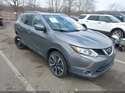 JN1BJ1CR7JW210683 2018 NISSAN ROGUE