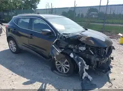 JN1BJ1CR7JW252769 2018 NISSAN ROGUE