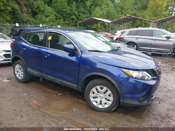 JN1BJ1CR7JW255848 2018 NISSAN ROGUE - Image 1
