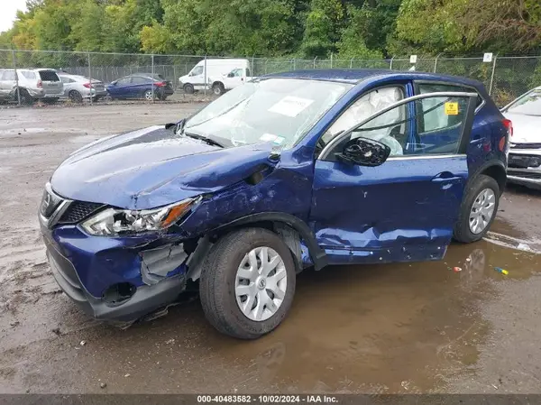 JN1BJ1CR7JW255848 2018 NISSAN ROGUE - Image 2