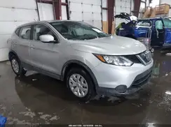 JN1BJ1CR7JW259883 2018 NISSAN ROGUE