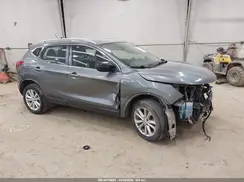 JN1BJ1CR7JW260077 2018 NISSAN ROGUE