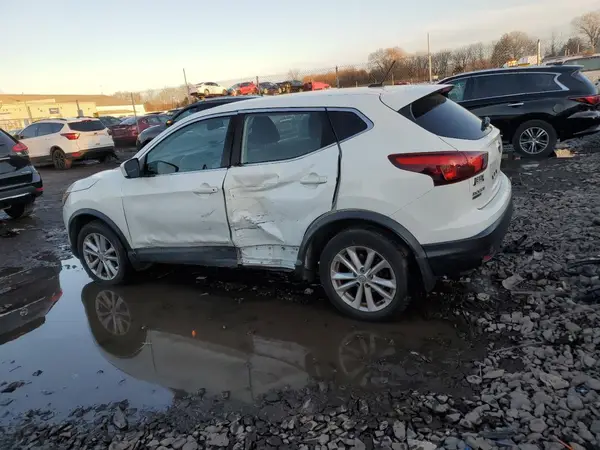 JN1BJ1CR7JW266848 2018 NISSAN ROGUE - Image 2