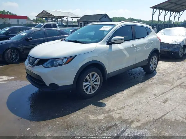 JN1BJ1CR7JW268017 2018 NISSAN ROGUE - Image 2