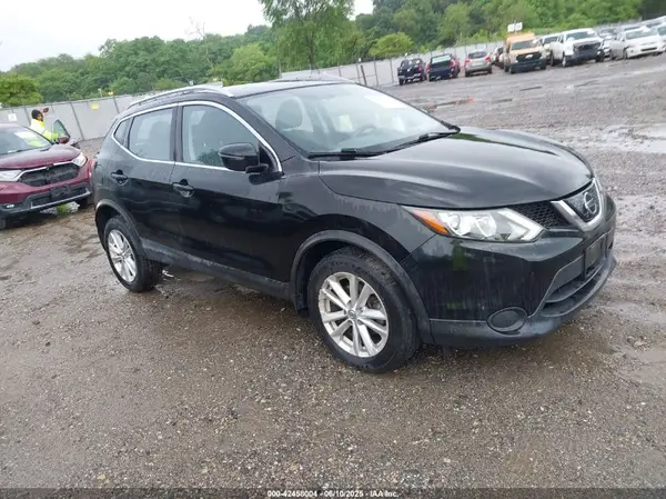 JN1BJ1CR7JW268034 2018 NISSAN ROGUE - Image 1