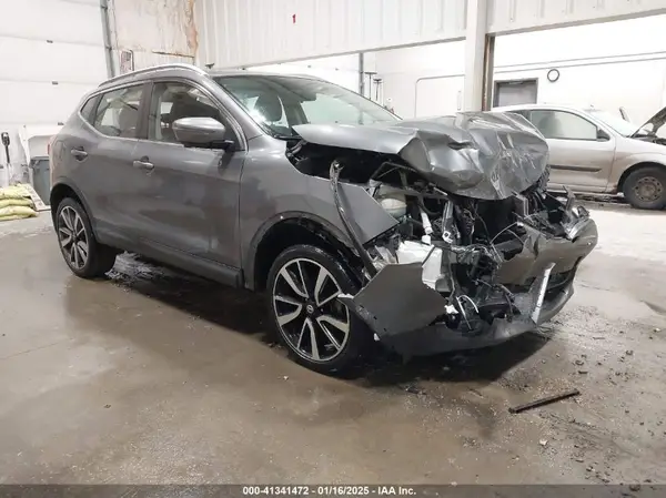 JN1BJ1CR7JW282936 2018 NISSAN ROGUE - Image 1