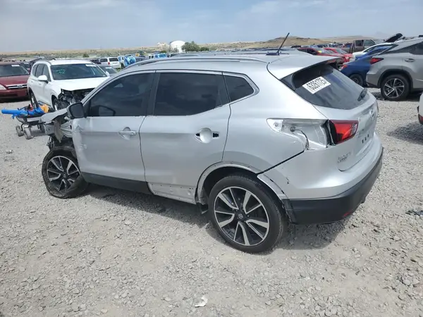 JN1BJ1CR7JW282967 2018 NISSAN ROGUE - Image 2