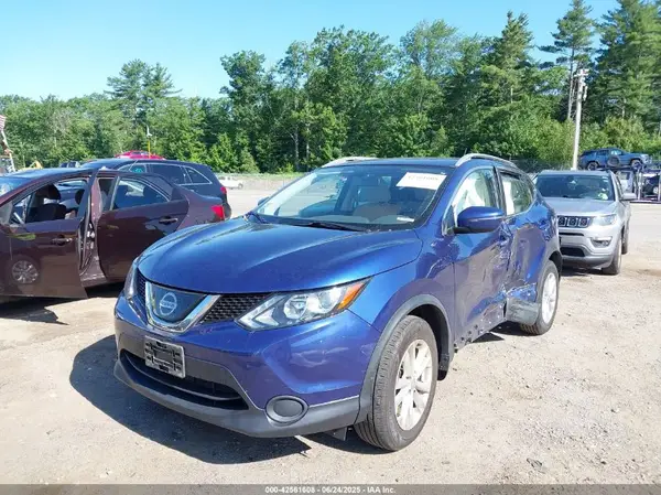 JN1BJ1CR7JW290986 2018 NISSAN ROGUE - Image 2