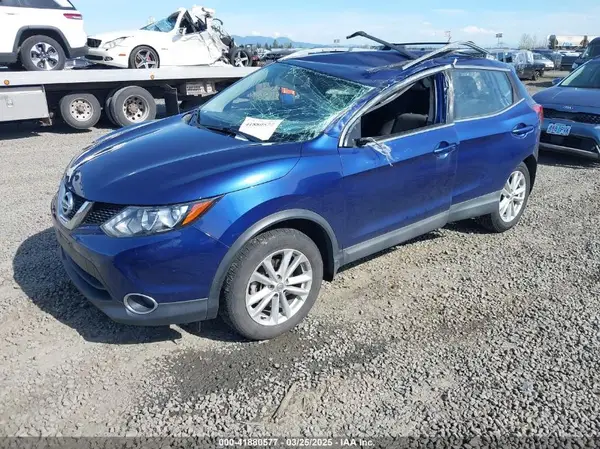 JN1BJ1CR8HW101787 2017 NISSAN ROGUE - Image 2