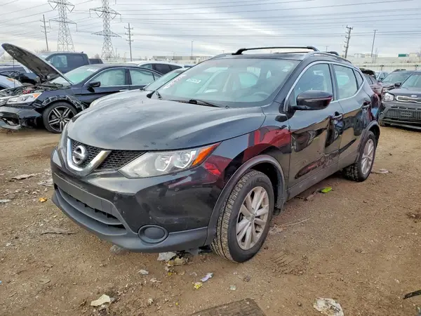 JN1BJ1CR8HW103376 2017 NISSAN ROGUE - Image 1