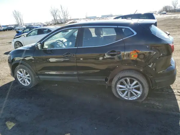 JN1BJ1CR8HW103765 2017 NISSAN ROGUE - Image 2