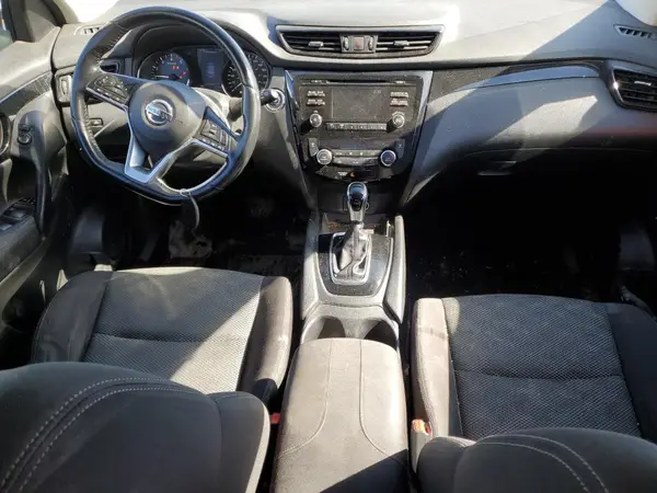 JN1BJ1CR8HW103765 2017 NISSAN ROGUE - Image 8