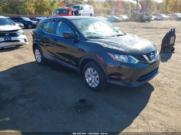 JN1BJ1CR8HW105080 2017 NISSAN ROGUE - Image 1