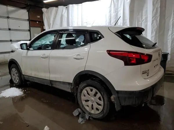 JN1BJ1CR8HW105421 2017 NISSAN ROGUE - Image 2