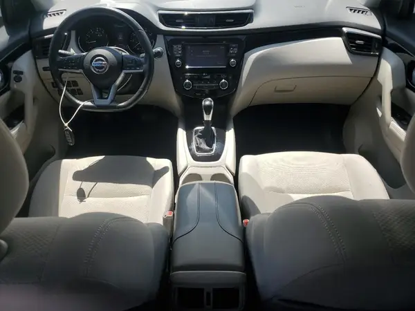 JN1BJ1CR8HW105807 2017 NISSAN ROGUE - Image 8