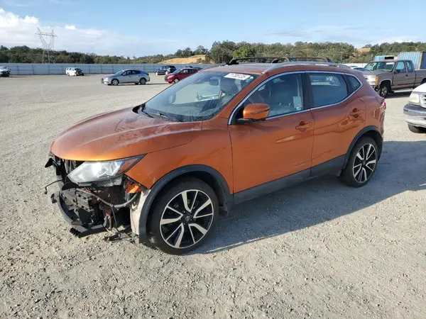 JN1BJ1CR8HW107783 2017 NISSAN ROGUE - Image 1