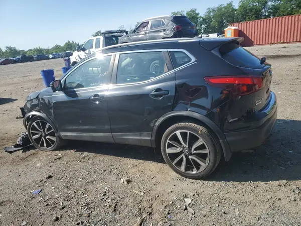 JN1BJ1CR8HW109002 2017 NISSAN ROGUE - Image 2