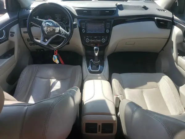 JN1BJ1CR8HW109002 2017 NISSAN ROGUE - Image 8