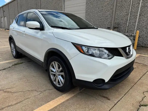 JN1BJ1CR8HW110120 2017 NISSAN ROGUE - Image 1