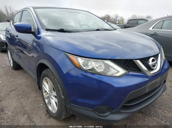 JN1BJ1CR8HW111459 2017 NISSAN ROGUE - Image 1