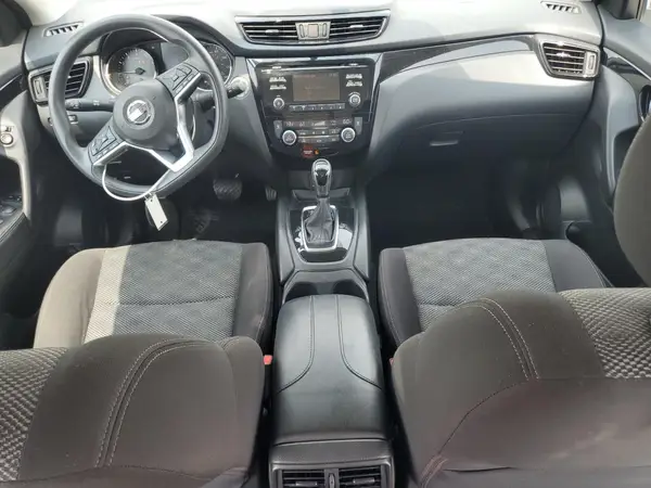 JN1BJ1CR8HW111915 2017 NISSAN ROGUE - Image 8