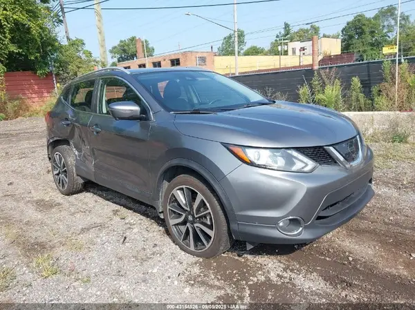 JN1BJ1CR8HW117732 2017 NISSAN ROGUE - Image 1