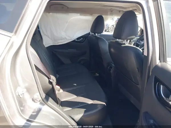 JN1BJ1CR8HW118279 2017 NISSAN ROGUE - Image 8