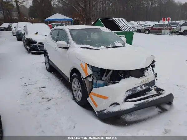 JN1BJ1CR8HW122445 2017 NISSAN ROGUE - Image 1