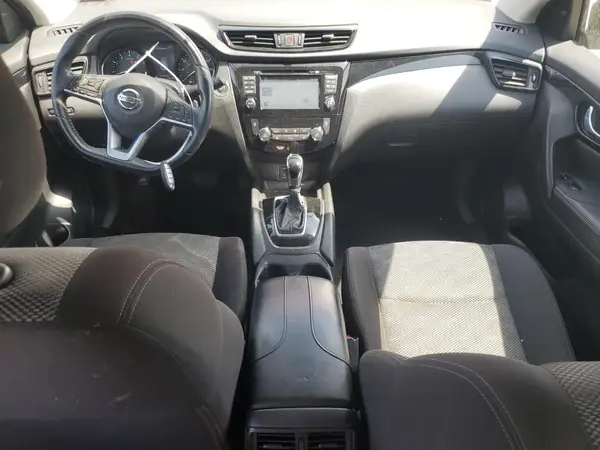 JN1BJ1CR8HW122719 2017 NISSAN ROGUE - Image 8