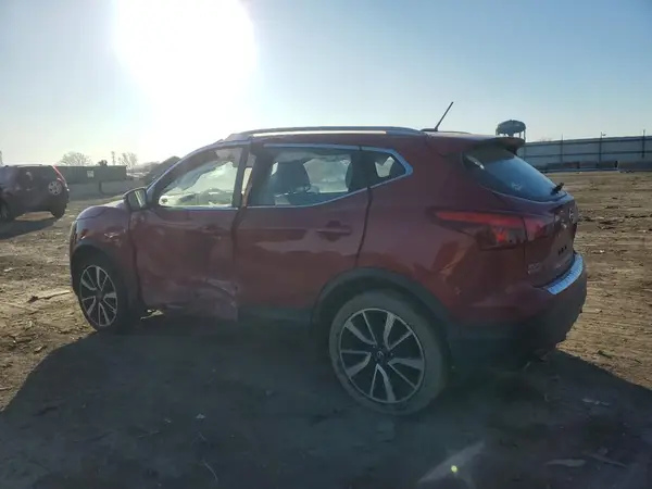 JN1BJ1CR8HW124549 2017 NISSAN ROGUE - Image 2