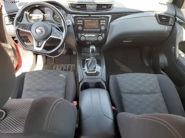 JN1BJ1CR8HW125684 2017 NISSAN ROGUE - Image 8