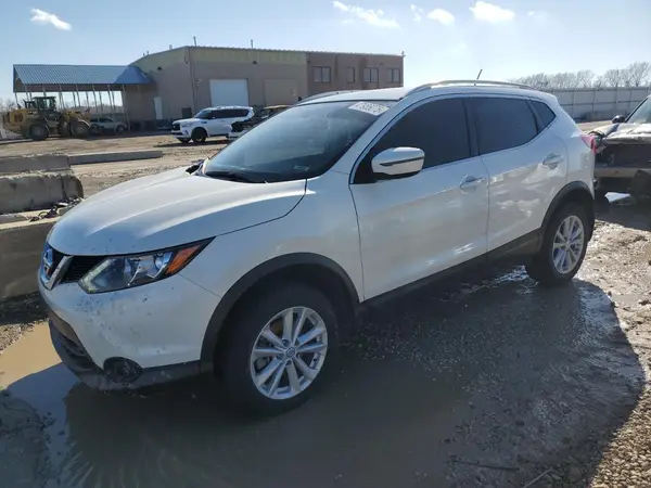 JN1BJ1CR8HW128746 2017 NISSAN ROGUE - Image 1