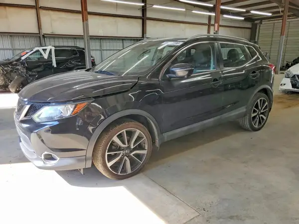 JN1BJ1CR8HW130285 2017 NISSAN ROGUE - Image 1