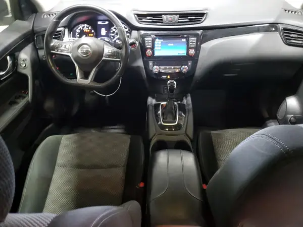 JN1BJ1CR8HW134594 2017 NISSAN ROGUE - Image 8