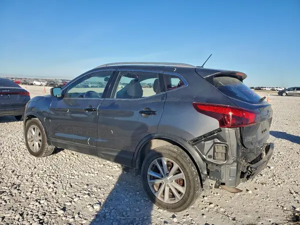 JN1BJ1CR8HW139732 2017 NISSAN ROGUE - Image 2