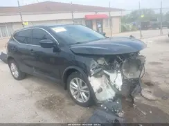 JN1BJ1CR8JW208246 2018 NISSAN ROGUE