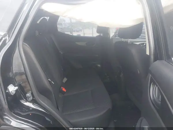 JN1BJ1CR8JW208246 2018 NISSAN ROGUE - Image 8