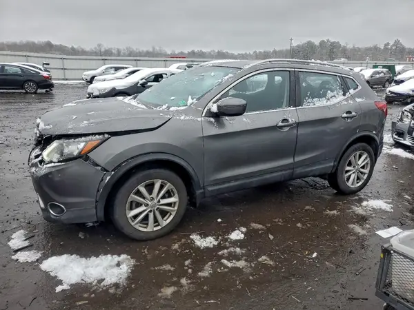 JN1BJ1CR8JW210711 2018 NISSAN ROGUE - Image 1