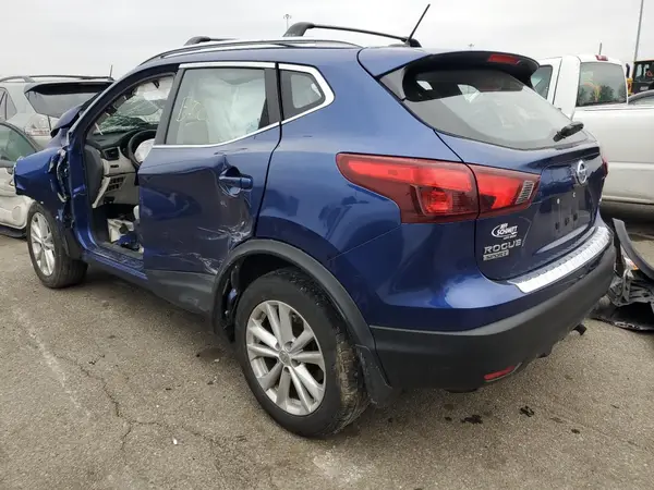 JN1BJ1CR8JW254966 2018 NISSAN ROGUE - Image 2