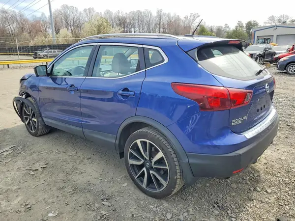 JN1BJ1CR8JW263473 2018 NISSAN ROGUE - Image 2