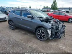 JN1BJ1CR8JW264185 2018 NISSAN ROGUE