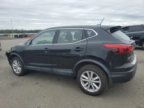 JN1BJ1CR8JW285831 2018 NISSAN ROGUE - Image 2