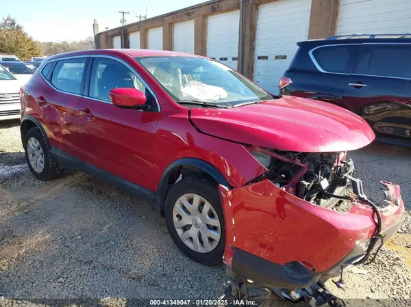 JN1BJ1CR8JW286073 2018 NISSAN ROGUE - Image 1